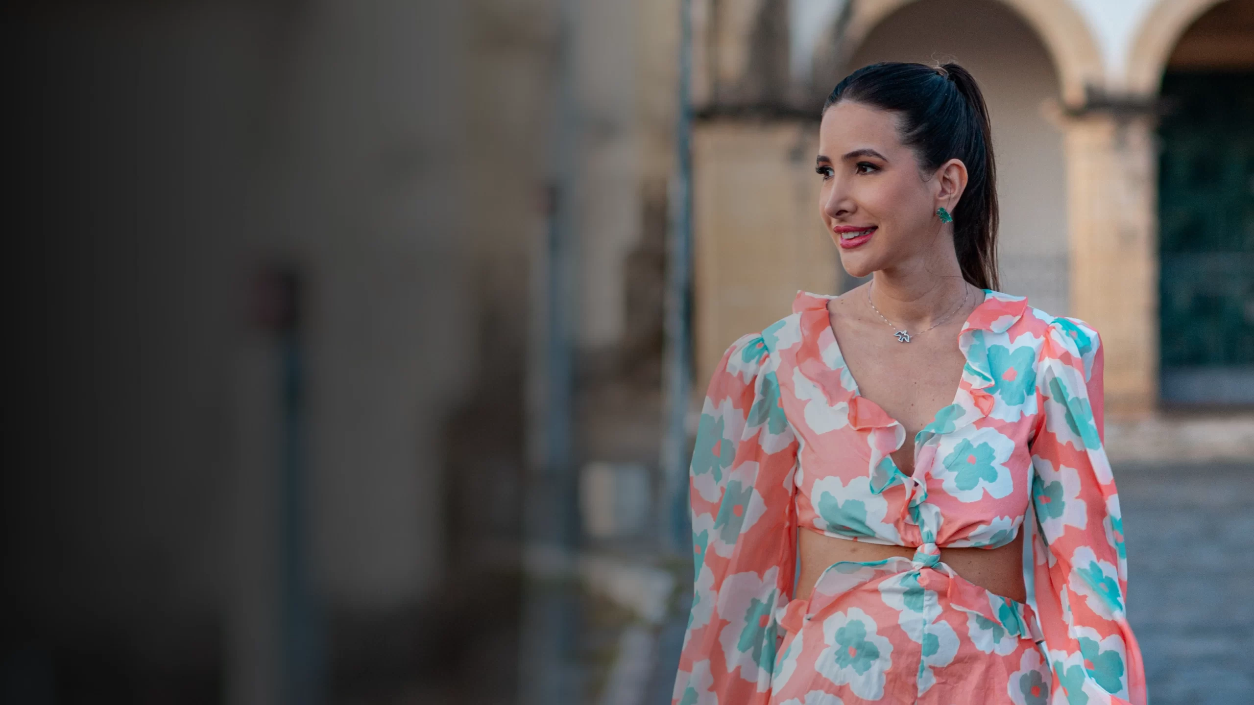 background michelle pontes